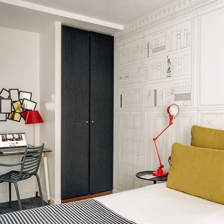 Joyce - Astotel Hotel Paris