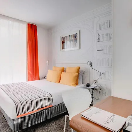 Joyce - Astotel Hotel Paris