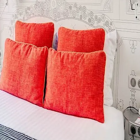 Joyce - Astotel Paris