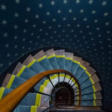 Joyce - Astotel Hotel Paris