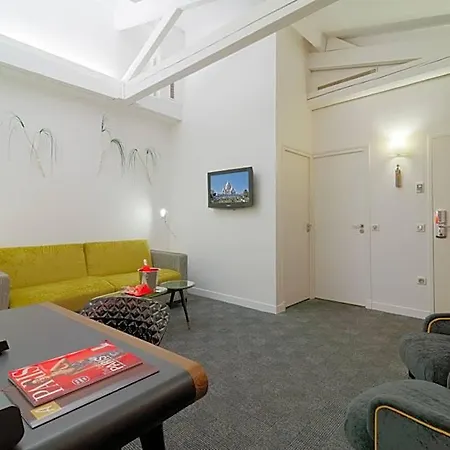 Joyce - Astotel Hotel