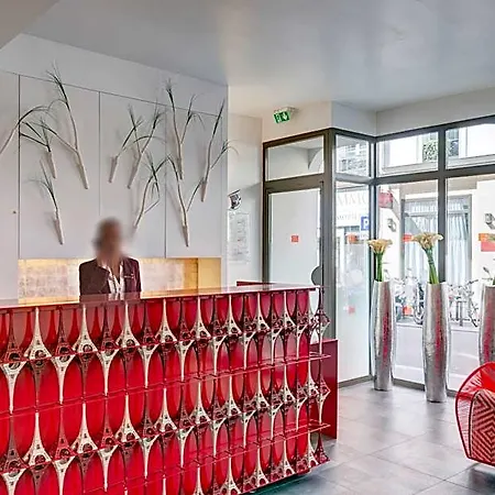 Joyce - Astotel Hotel