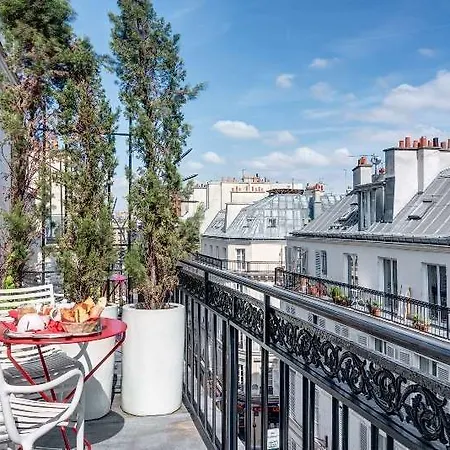 Joyce - Astotel Hotel Paris