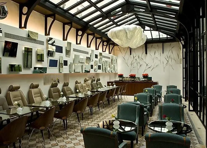 Joyce - Astotel Hotel Paris