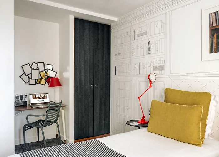 Joyce - Astotel Hotel Paris