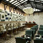 Joyce - Astotel Hotell Paris
