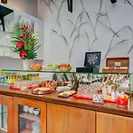 Joyce - Astotel Hotell Paris