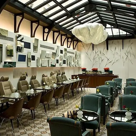 Joyce - Astotel Hotel Parigi