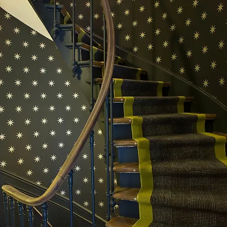 Joyce - Astotel Hotel Parigi