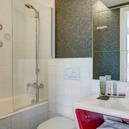 Joyce - Astotel Hotel Parigi