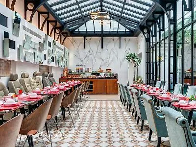 جويس - أستوتيل
