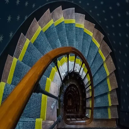 Joyce - Astotel Hotel Parijs